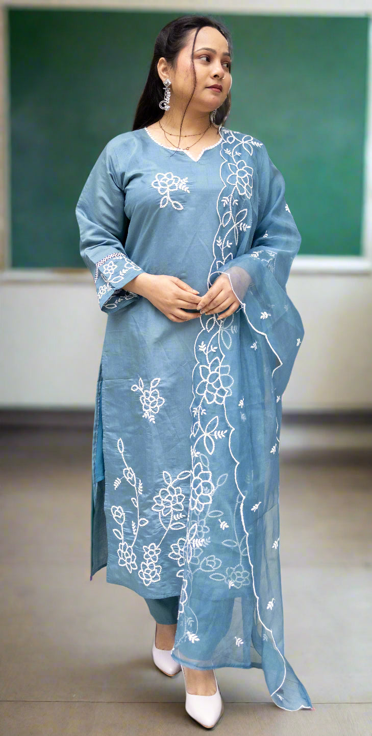 Blue Pakistani embrioded kurta set